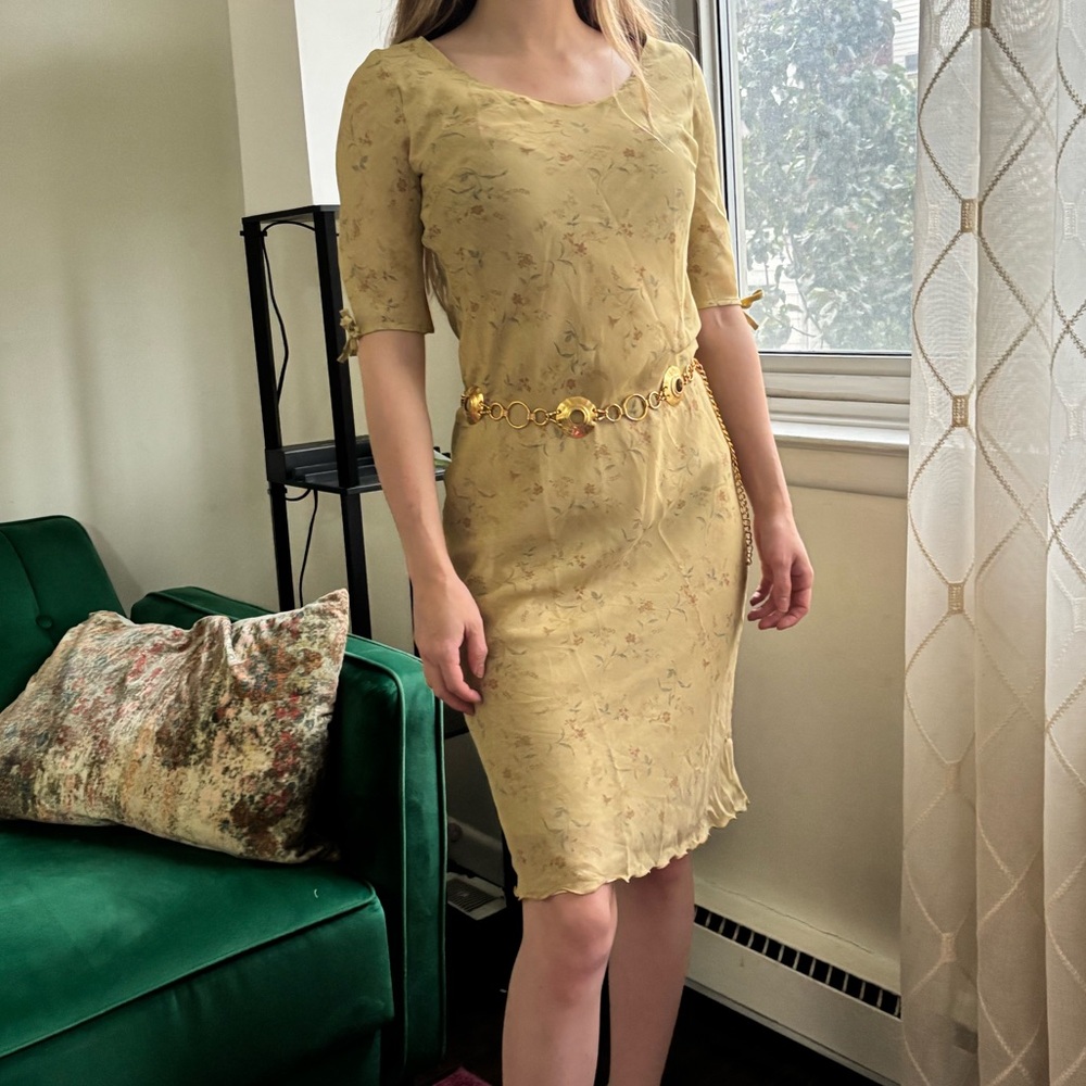 Adorable vintage butter yellow floral dress